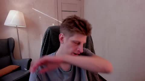 Snapshot of slim_andy chatting on February 20, 10:16 am Andy online show from February 20, 10:16 am