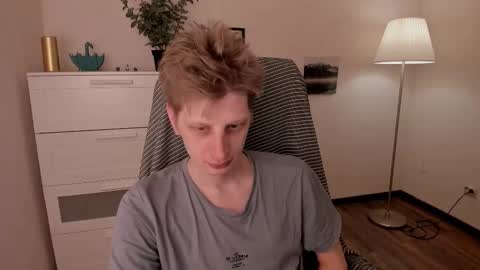 Snapshot of slim_andy chatting on March 1, 12:34 pm Andy online show from March 1, 12:34 pm