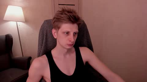 Snapshot of slim_andy chatting on March 6, 1:35 pm Andy online show from March 6, 1:35 pm