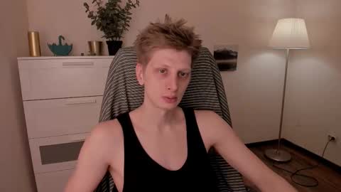 Snapshot of slim_andy chatting on March 8, 10:22 am Andy online show from March 8, 10:22 am