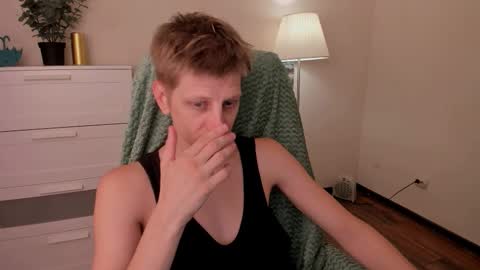 Snapshot of slim_andy chatting on September 21, 10:06 am Andy online show from September 21, 10:06 am