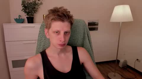 Snapshot of slim_andy chatting on October 2, 7:37 am Andy online show from October 2, 7:37 am