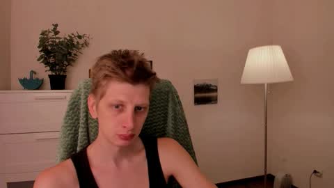 Snapshot of slim_andy chatting on October 3, 7:27 am Andy online show from October 3, 7:27 am