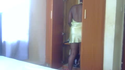Snapshot of slim_joy chatting on February 2, 12:46 pm slim_joy online show from February 2, 12:46 pm