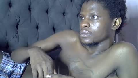 Snapshot of slim_long01 chatting on October 20, 9:37 pm slim long01 online show from October 20, 9:37 pm