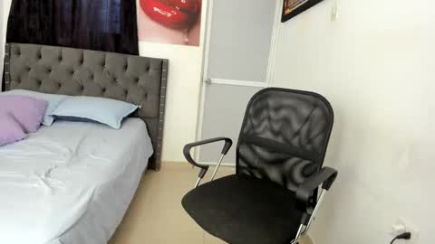 slim_master12 online show from April 30, 9:30 pm