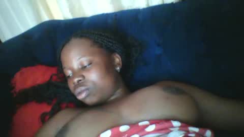 Snapshot of slim_petite_ebony chatting on July 20, 10:39 am slim_petite_ebony online show from July 20, 10:39 am