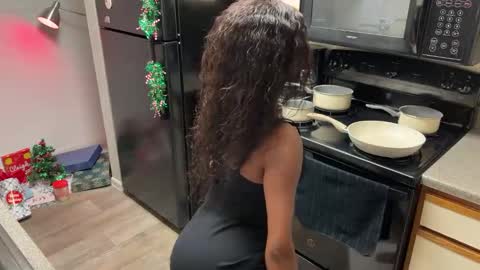 Snapshot of slimaddictionxxx chatting on December 25, 10:27 pm Barbie Stylebender online show from December 25, 10:27 pm