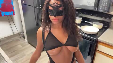 Snapshot of slimaddictionxxx chatting on January 14, 9:51 pm Barbie Stylebender online show from January 14, 9:51 pm