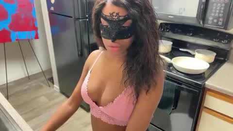 Snapshot of slimaddictionxxx chatting on January 22, 4:23 am Barbie Stylebender online show from January 22, 4:23 am