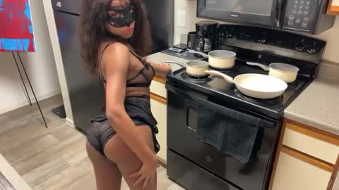 Snapshot of slimaddictionxxx chatting on January 27, 4:09 am Barbie Stylebender online show from January 27, 4:09 am