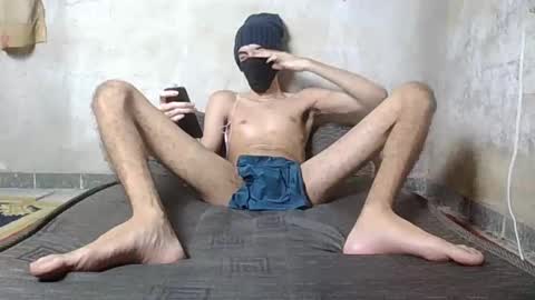 Snapshot of slimdestroyer chatting on March 1, 4:33 pm slimdestroyer online show from March 1, 4:33 pm