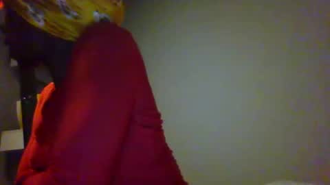 Snapshot of slimmmgooodiexoxo chatting on December 3, 1:32 pm slimmmgooodiexoxo online show from December 3, 1:32 pm