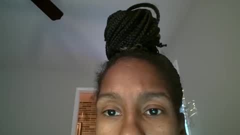 Snapshot of slimmmgooodiexoxo chatting on November 11, 12:27 pm slimmmgooodiexoxo online show from November 11, 12:27 pm