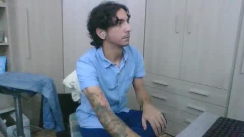 Snapshot of slimteaser089 chatting on November 3, 1:01 pm SlimTeaser089 online show from November 3, 1:01 pm