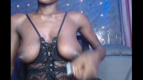 Snapshot of slimzyx chatting on January 19, 2:04 am slimzyx online show from January 19, 2:04 am