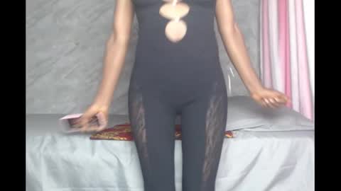 Snapshot of slimzyx chatting on February 1, 12:51 am slimzyx online show from February 1, 12:51 am