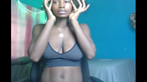 Snapshot of slimzyx chatting on March 1, 8:23 am slimzyx online show from March 1, 8:23 am