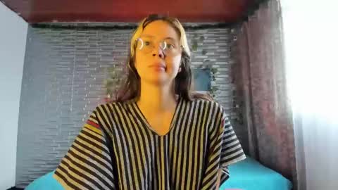 Snapshot of slone03 chatting on November 9, 3:32 pm slone03 online show from November 9, 3:32 pm