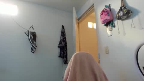 Snapshot of slone03 chatting on November 17, 6:57 pm slone03 online show from November 17, 6:57 pm