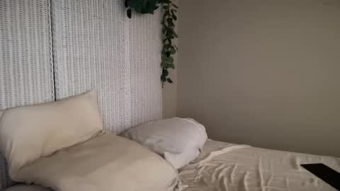 Snapshot of slut_slave_cfnm chatting on September 28, 4:12 pm slut online show from September 28, 4:12 pm