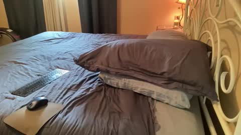 slut online show from May 5, 3:31 pm