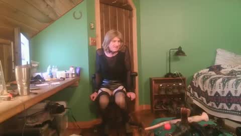 Snapshot of slutjennifertransxx chatting on October 24, 2:41 am slutjennifertransxx online show from October 24, 2:41 am