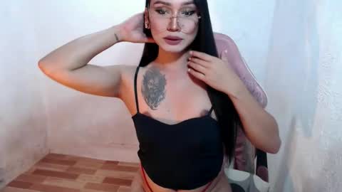  Lovie  online show from February 14, 6:37 pm