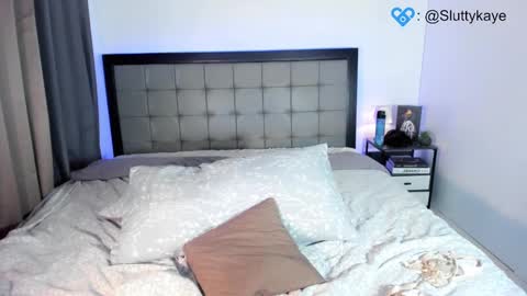 Snapshot of sluttykaye chatting on December 2, 12:30 am Fansly SluttyKaye -DONT FORGET TO FOLLOW AND THUMBS UP online show from December 2, 12:30 am