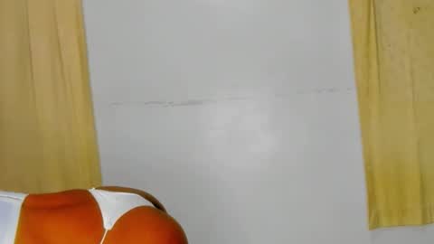 Snapshot of sluttysam_ chatting on October 20, 3:07 am Sexyslutt online show from October 20, 3:07 am