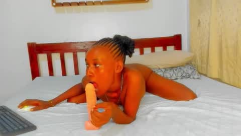 Snapshot of sluttysam_ chatting on October 23, 2:16 pm Sexyslutt online show from October 23, 2:16 pm