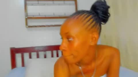 Snapshot of sluttysam_ chatting on November 4, 3:22 pm Sexyslutt online show from November 4, 3:22 pm