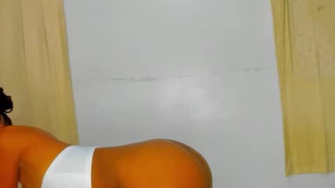 Snapshot of sluttysam_ chatting on November 23, 5:29 am Sexyslutt online show from November 23, 5:29 am