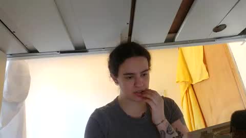 Snapshot of sluttysuzie17 chatting on May 10, 5:07 pm SluttySuzie17 online show from May 10, 5:07 pm