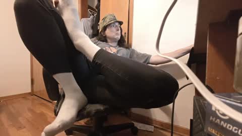 sluttywolfboi online show from April 3, 1:14 am