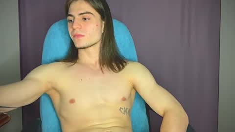 Gus online show from January 14, 7:43 pm