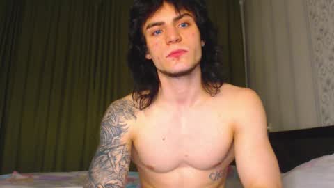 Gus online show from November 26, 7:48 pm