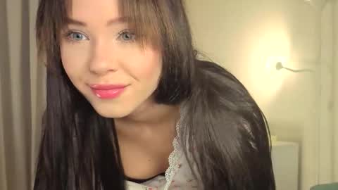 Snapshot of slyshypie chatting on November 4, 2:05 pm Lily online show from November 4, 2:05 pm