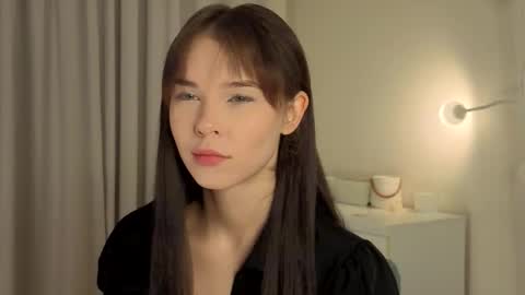 Snapshot of slyshypie chatting on November 13, 1:54 pm Lily online show from November 13, 1:54 pm