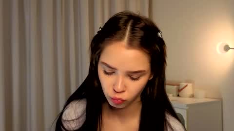 Snapshot of slyshypie chatting on November 23, 3:23 pm Lily online show from November 23, 3:23 pm