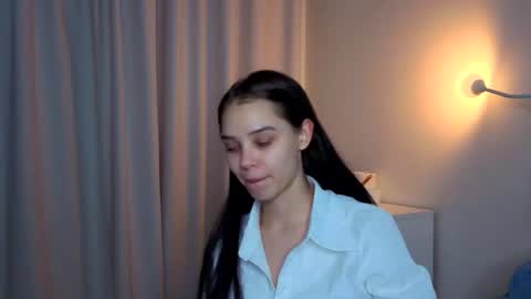 Snapshot of slyshypie chatting on December 3, 1:20 pm Lily online show from December 3, 1:20 pm