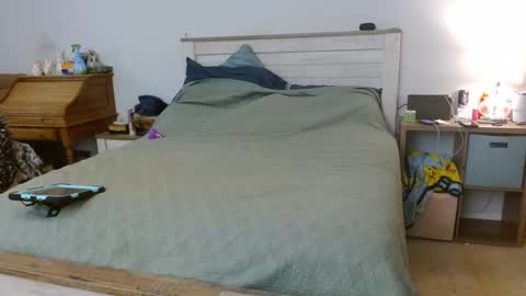 Snapshot of slytherinmylf23 chatting on December 10, 2:38 am Rachel Lawrence online show from December 10, 2:38 am