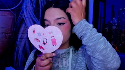 Mariana Torres online show from December 7, 1:18 pm