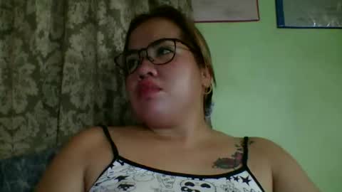 Lovewella online show from May 13, 4:32 am