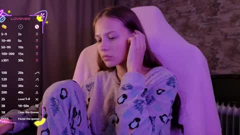 Emma online show from November 13, 5:12 pm