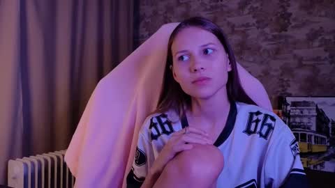 Emma online show from March 5, 11:23 pm