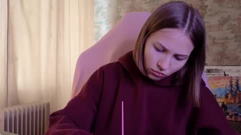 Emma online show from April 17, 12:30 pm