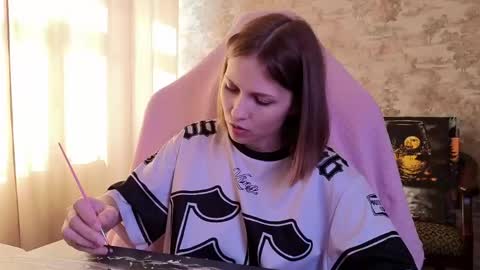 Emma online show from May 7, 2:11 pm