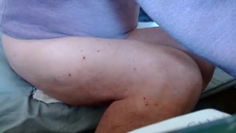 Snapshot of smallmalelass chatting on February 25, 11:00 pm smallmalelass online show from February 25, 11:00 pm