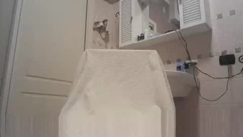 smallone8825 online show from September 26, 5:00 am